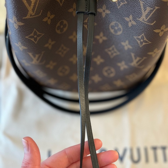 Louis Vuitton Néonoé Noir MM - Picture 5 of 15
